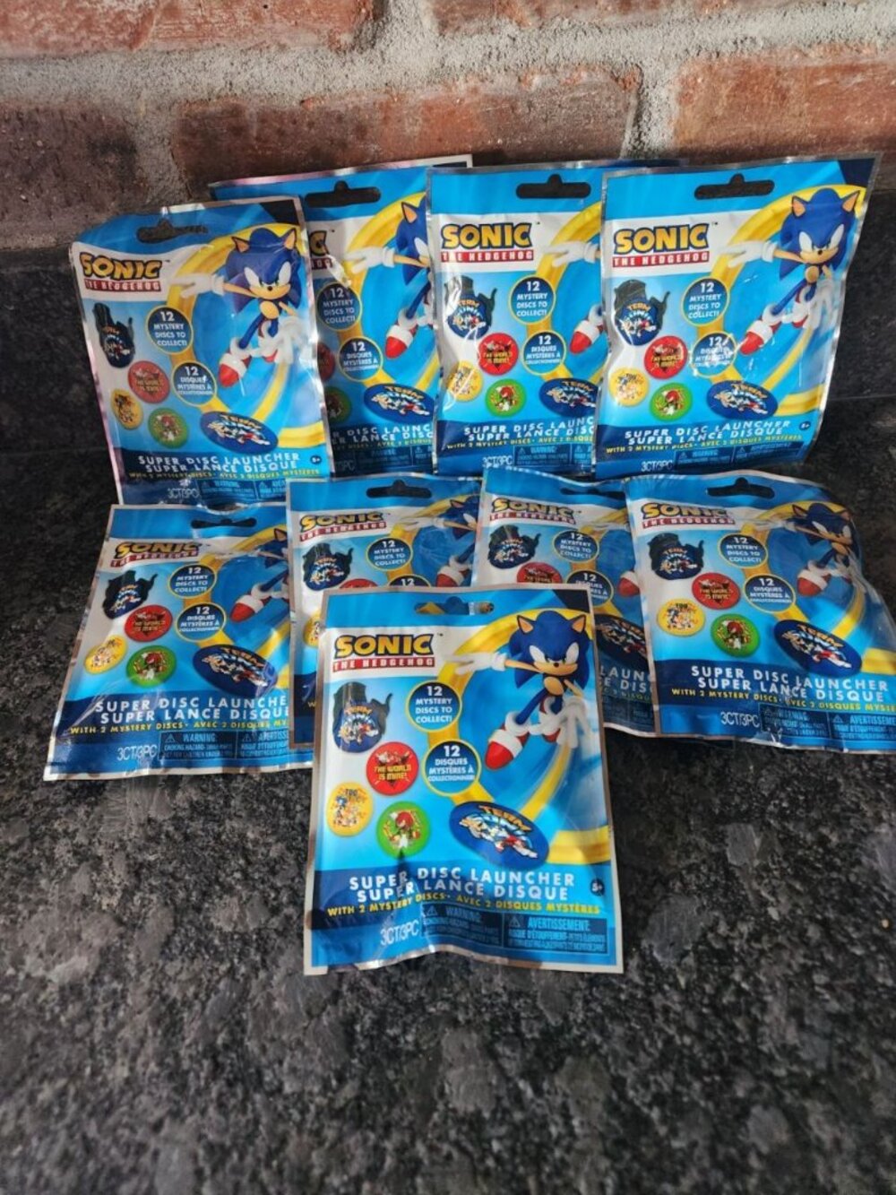 New Sonic The Hedgehog Super Disc Launcher + 2 Mystery Discs. 9 Mystery Bags